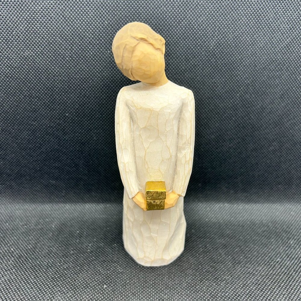 Willow tree "Spirit of Giving" figurine